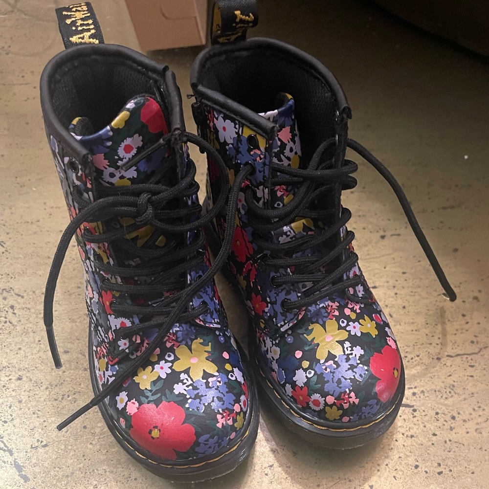 Dr Marten Toddler Girl Size 9